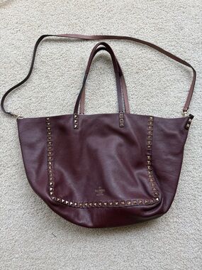 Valentino Garavani Burgundy Leather Rockstud Tote